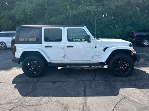 Used 2023 Jeep Wrangler Unlimited Sahara w/ Cold Weather Group AWD/4WD image 5