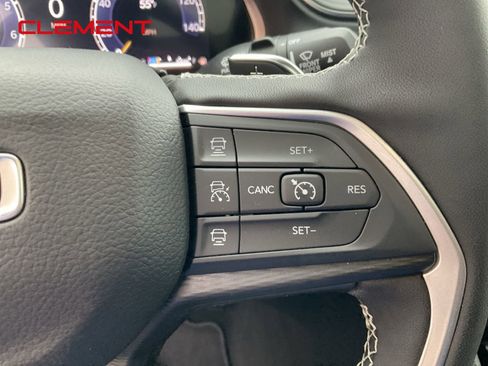 New 2025 Jeep Grand Cherokee Altitude image 8