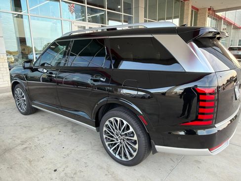 Used 2026 Hyundai Palisade Calligraphy FWD image 12