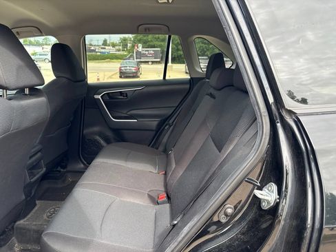 Used 2021 Toyota RAV4 LE AWD/4WD image 20