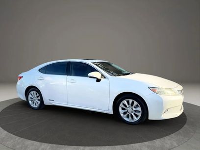 Used 2013 Lexus ES 300h w/ Luxury Pkg