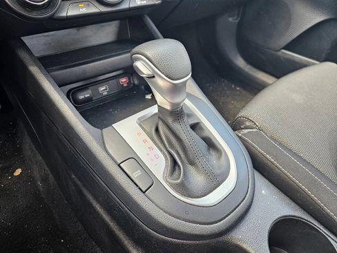 Used 2024 Kia Forte LXS FWD image 27