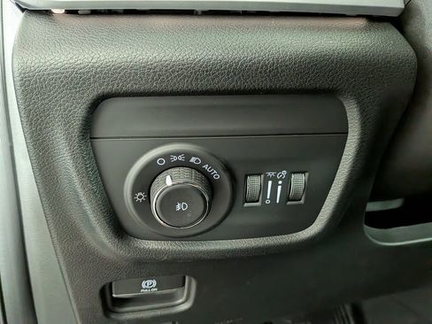 New 2025 Jeep Grand Cherokee L Limited w/ Luxury Tech Group II AWD/4WD image 18