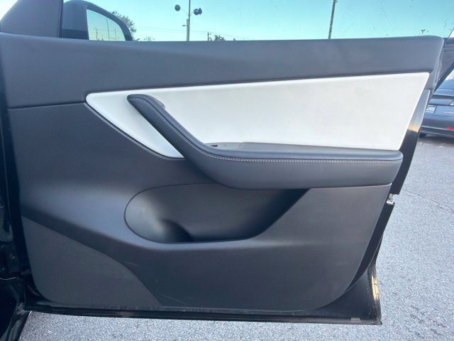Used 2021 Tesla Model Y 2WD image 10