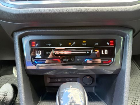 Used 2022 Volkswagen Tiguan SE R-Line AWD/4WD image 17