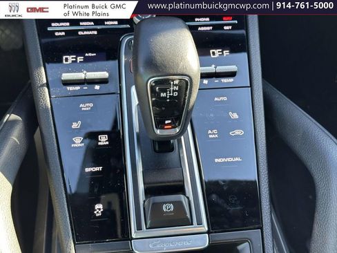 Used 2023 Porsche Cayenne Platinum Edition image 29