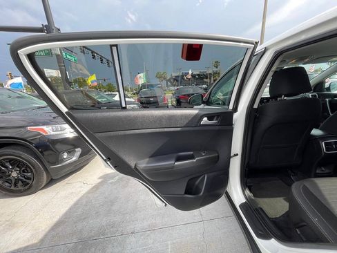 Used 2020 Kia Sportage LX w/ LX Popular Package AWD/4WD image 15