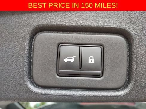 Used 2025 Nissan Pathfinder SL AWD/4WD image 21