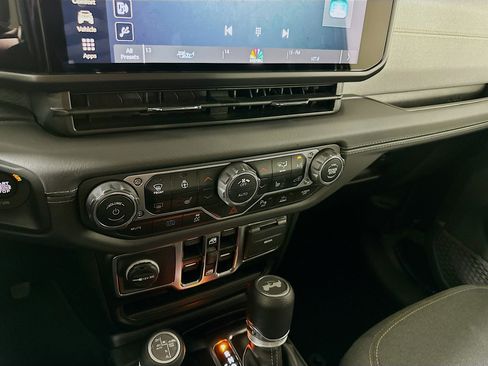 Used 2025 Jeep Wrangler Sahara w/ Safety Group image 22