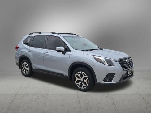 Used 2023 Subaru Forester Premium w/ Popular Package #2 AWD/4WD image 8