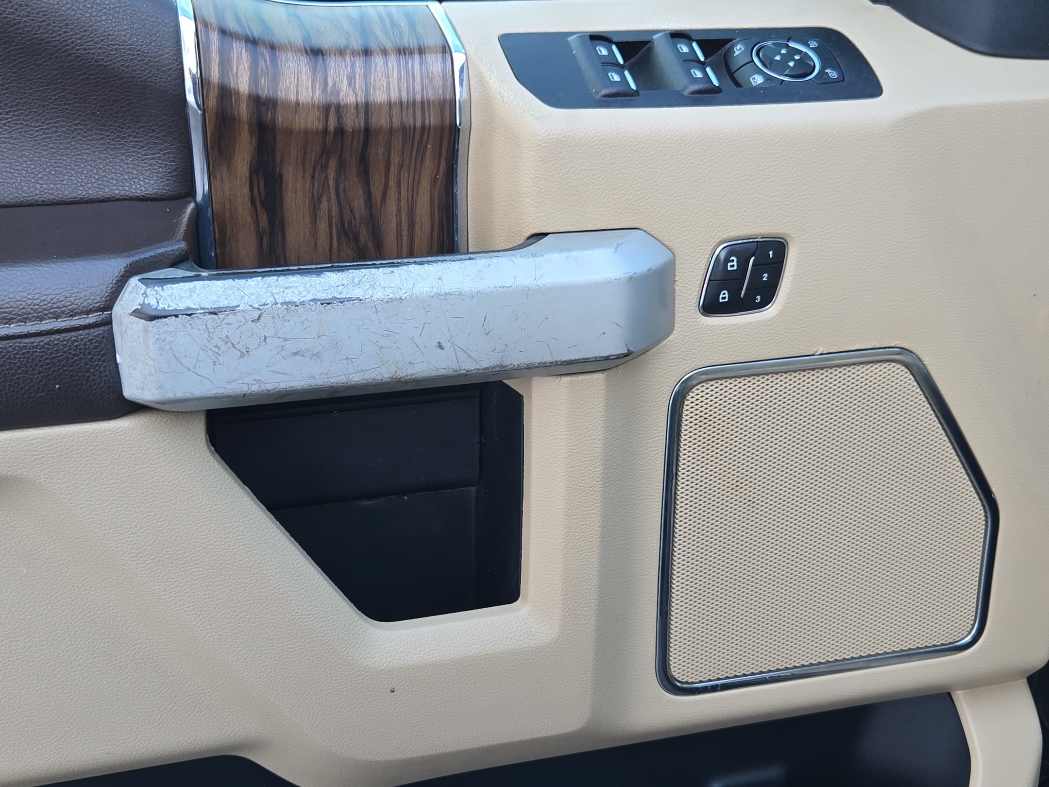 Used 2019 Ford F150 Lariat w/ Equipment Group 502A Luxury AWD/4WD image 21