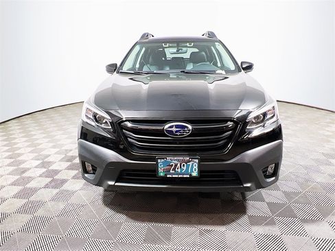 Certified 2022 Subaru Outback Onyx Edition XT w/ Popular Package #2 image 3