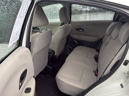 Used 2018 Honda HR-V EX image 19