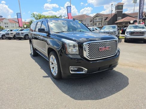 Used 2017 GMC Yukon XL Denali w/ Open Road Package AWD/4WD image 1