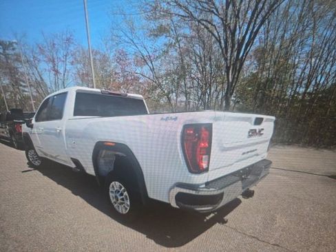 Used 2024 GMC Sierra 2500 SLE w/ SLE Convenience Package AWD/4WD image 2