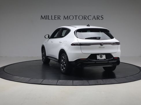 Used 2024 Alfa Romeo Tonale Ti w/ Premium Interior Package AWD/4WD image 4
