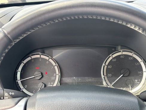Used 2024 Toyota Highlander XLE FWD image 18
