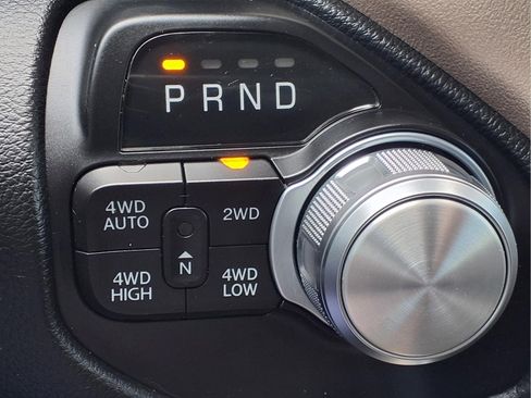 Used 2022 RAM 1500 Laramie AWD/4WD image 16