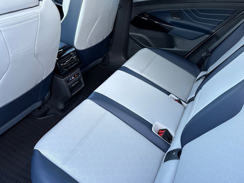 New 2026 Volkswagen ID.4 Pro S Plus image 11