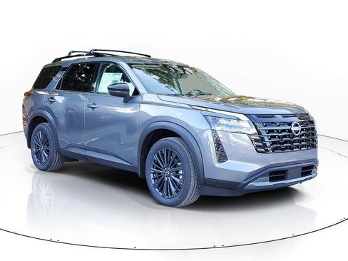 New 2026 Nissan Pathfinder SL image 1