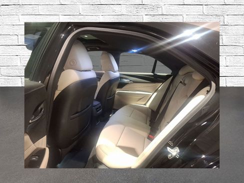 Used 2025 Cadillac CT4 Premium Luxury image 9