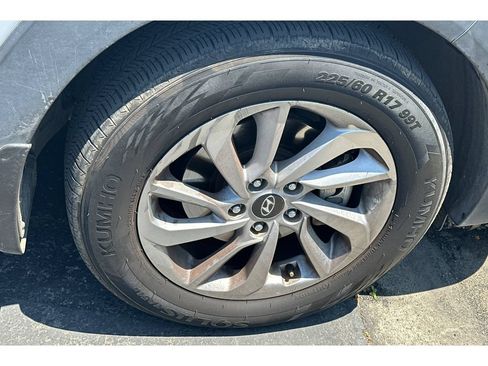 Used 2017 Hyundai Tucson SE w/ SE Popular Package 02 FWD image 4