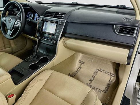 Used 2017 Toyota Camry XLE FWD image 28