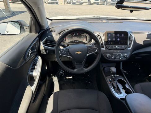 Used 2023 Chevrolet Malibu LS FWD image 14