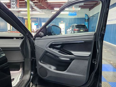 Used 2020 Land Rover Range Rover Evoque SE image 10