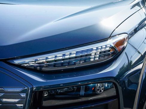 Used 2025 Audi Q6 e-tron Premium Plus w/ Premium Plus image 7