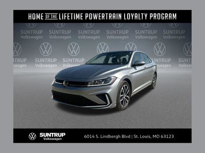 Used 2025 Volkswagen Jetta SE w/ Sunroof Package