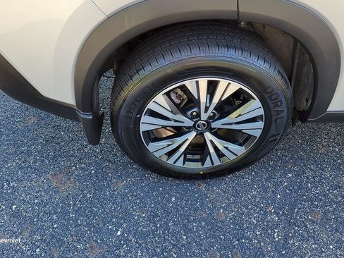 Used 2021 Nissan Rogue SV FWD image 13