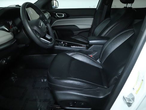 Used 2025 Jeep Compass Limited AWD/4WD image 18