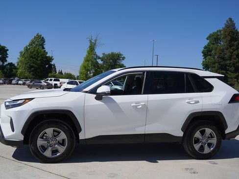 Used 2025 Toyota RAV4 XLE image 3