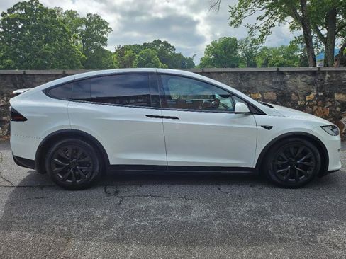 Used 2023 Tesla Model X AWD/4WD image 10
