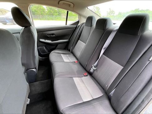 Used 2025 Nissan Sentra SV FWD image 21