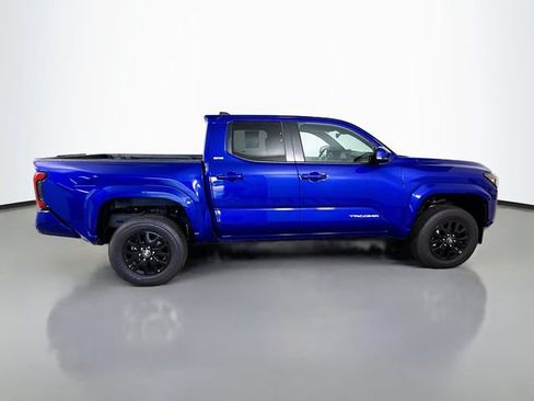 Used 2025 Toyota Tacoma SR5 AWD/4WD image 8