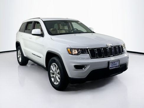 Used 2022 Jeep Grand Cherokee Laredo E AWD/4WD image 3