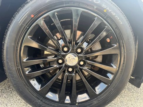 Used 2015 Toyota Avalon Limited FWD image 33
