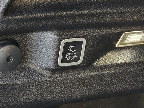 Used 2023 Jeep Grand Cherokee L Laredo w/ Luxury Tech Group I image 12