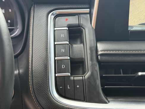 Used 2023 GMC Yukon XL AT4 AWD/4WD image 23
