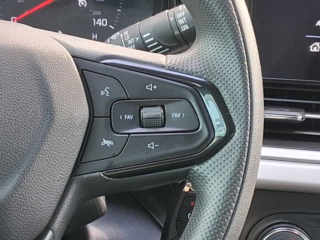 Used 2025 Chevrolet Trax LS w/ LS Convenience Package FWD image 12