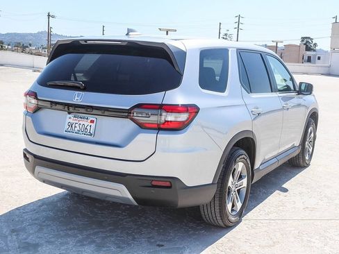 Certified 2024 Honda Pilot EX-L image 6
