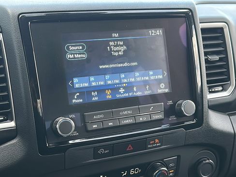 Used 2024 Nissan Frontier SL w/ Technology Package AWD/4WD image 18