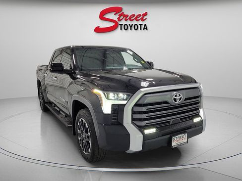 Used 2025 Toyota Tundra Limited image 5
