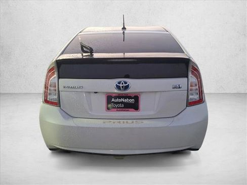 Used 2015 Toyota Prius Three image 6