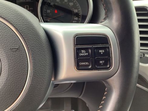 Used 2011 Jeep Grand Cherokee 70th Anniversary RWD image 12