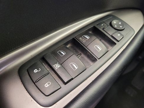 Used 2018 Dodge Journey Crossroad FWD image 27