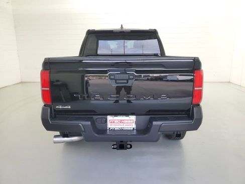 Used 2025 Toyota Tacoma SR image 6