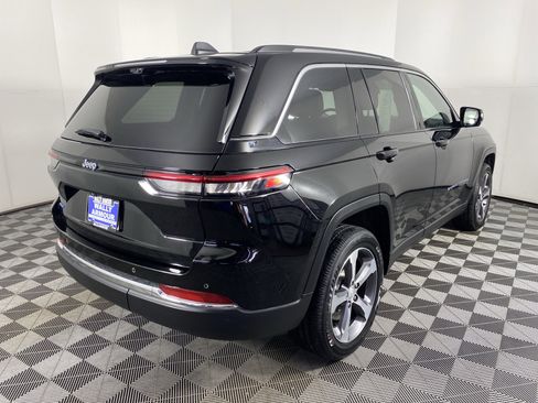 Used 2022 Jeep Grand Cherokee Limited 4xe w/ Luxury Tech Group II image 9